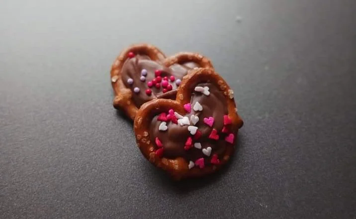 Dipped Mini Pretzel Twists