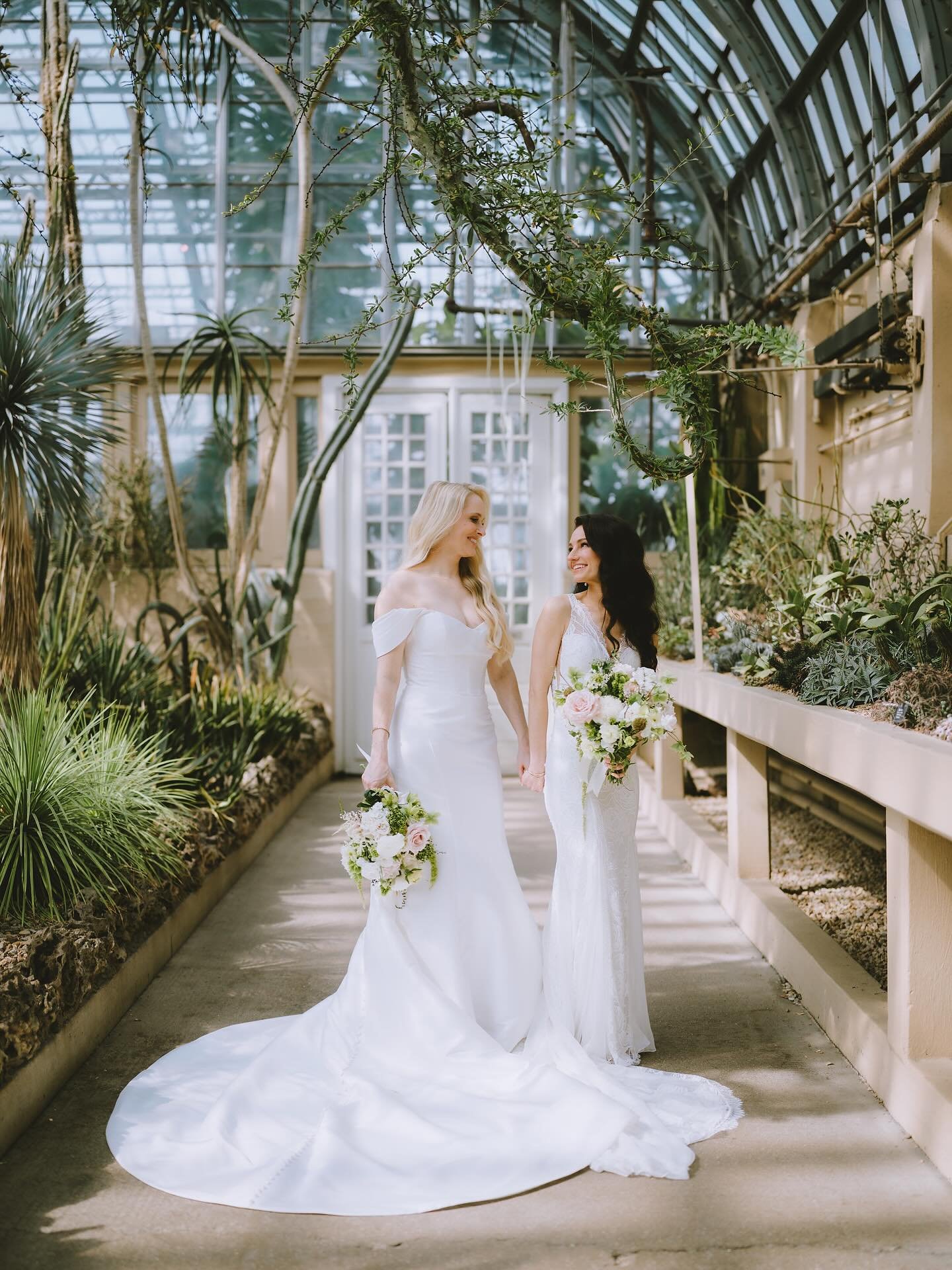 Brittany 💍 Mel | 4.25 🌈

A love story, told in fresh whites and layered greens against the raw beauty of the Walden. Clean, intentional, and wildly romantic, this day was the perfect display of modern elegance.

We designed with movement, texture, 