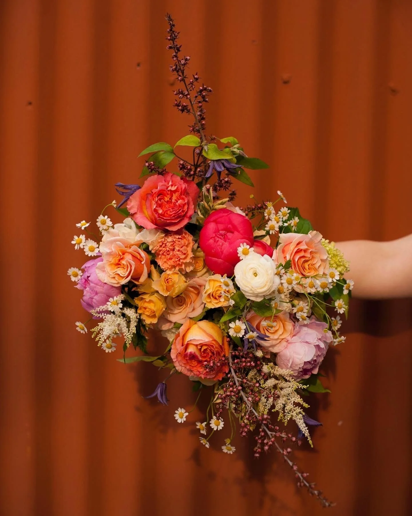 The last weeks of harvest season means playing with blooms, berries, branches, and whatever incredible foliage Mother Nature gives us during her final color show of the year. 🍁

Soon it'll be evergreens, pinecones, and poinsettias!
...
#SavilleFlowe