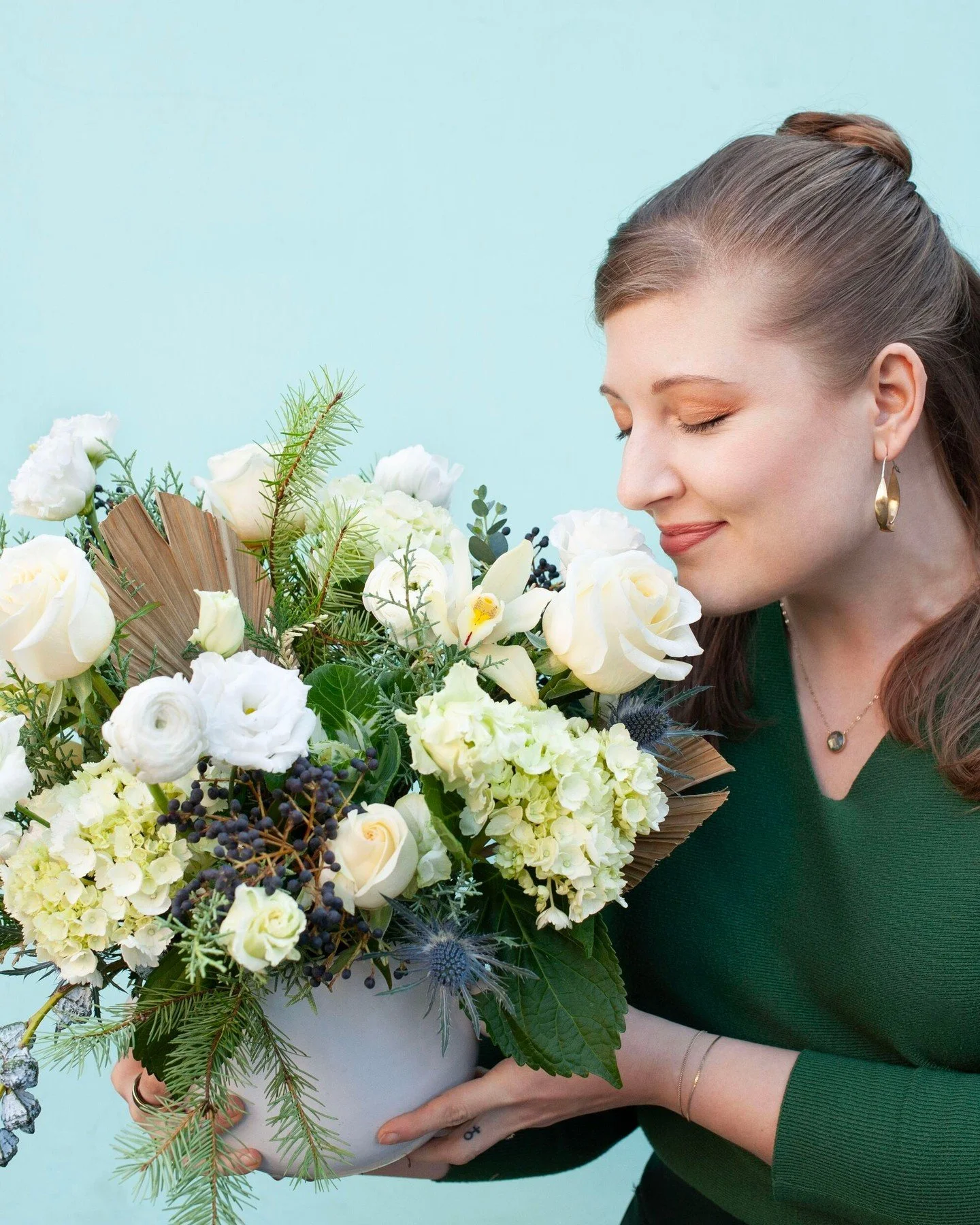 Myth: There are NO good flowers in winter! ❄️ 
Fact: There are TONS of unique, interesting, and beautiful flowers available in winter! 💐 

While you may not see summer flowers like zinnias, cosmos, celosia, or gladiolus this time of year, there is s