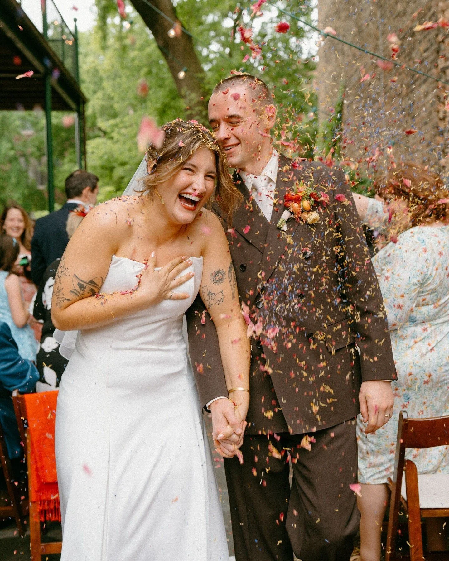 #WeddingWednesday: Anna and Will had one rule for their wedding: NO ROSES!

So using June's most gorgeous peonies, strawflower, chamomile, ranunculus, amaranthus, and wildflowers, we concocted a bright, punch-colored floral story that perfectly captu