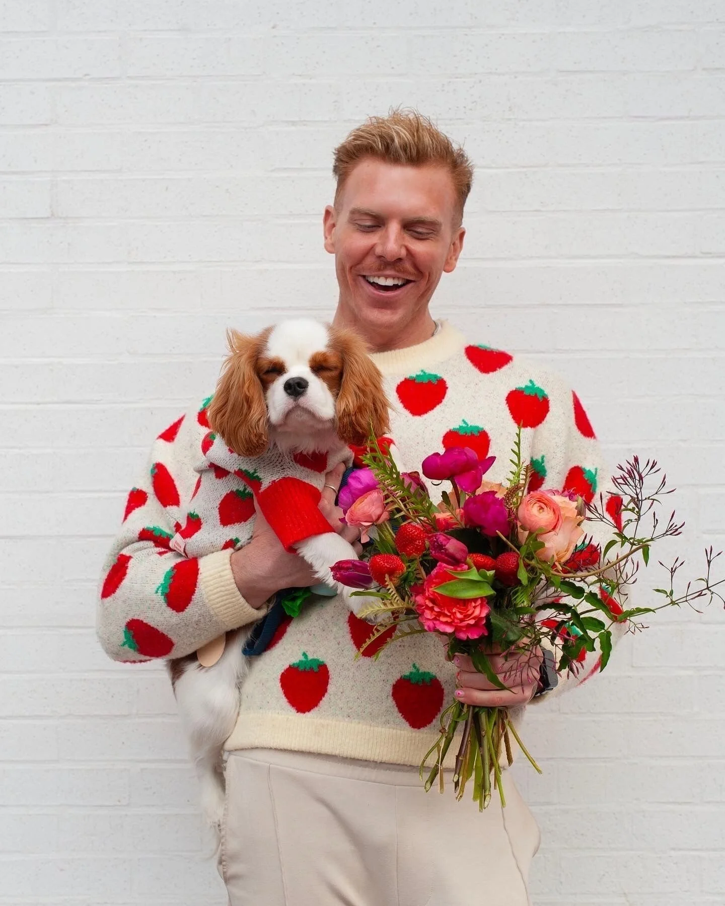 We're wishing you a BERRY sweet Valentine's weekend from team Saville! 🍓🌹 

We're open 10-5 today and tomorrow for in-store shopping and pickups. Come build your own bouquet or choose from a gorgeous selection of grab-and-go arrangements.

Or call 