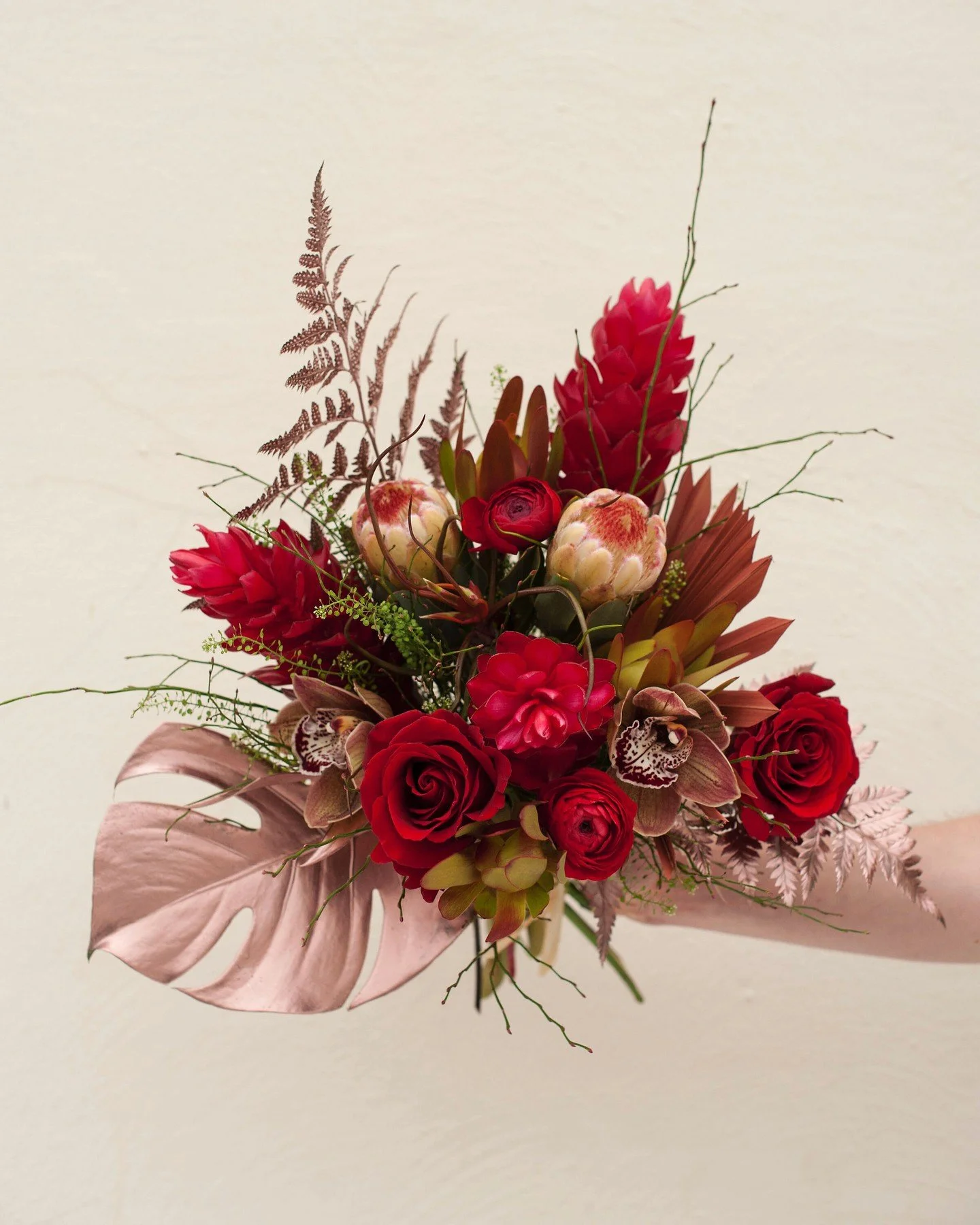 Happy Lunar New Year! 🧧 🐴 🌹 We've got loads of gorgeous red blooms in-store to ring in the Year of the Horse.

Choose from our Classic Red Dozen, Ruby Red Radiance, or Garden Rose Grandeur at shopsavilleflowers.com for an all-red arrangement. Or c