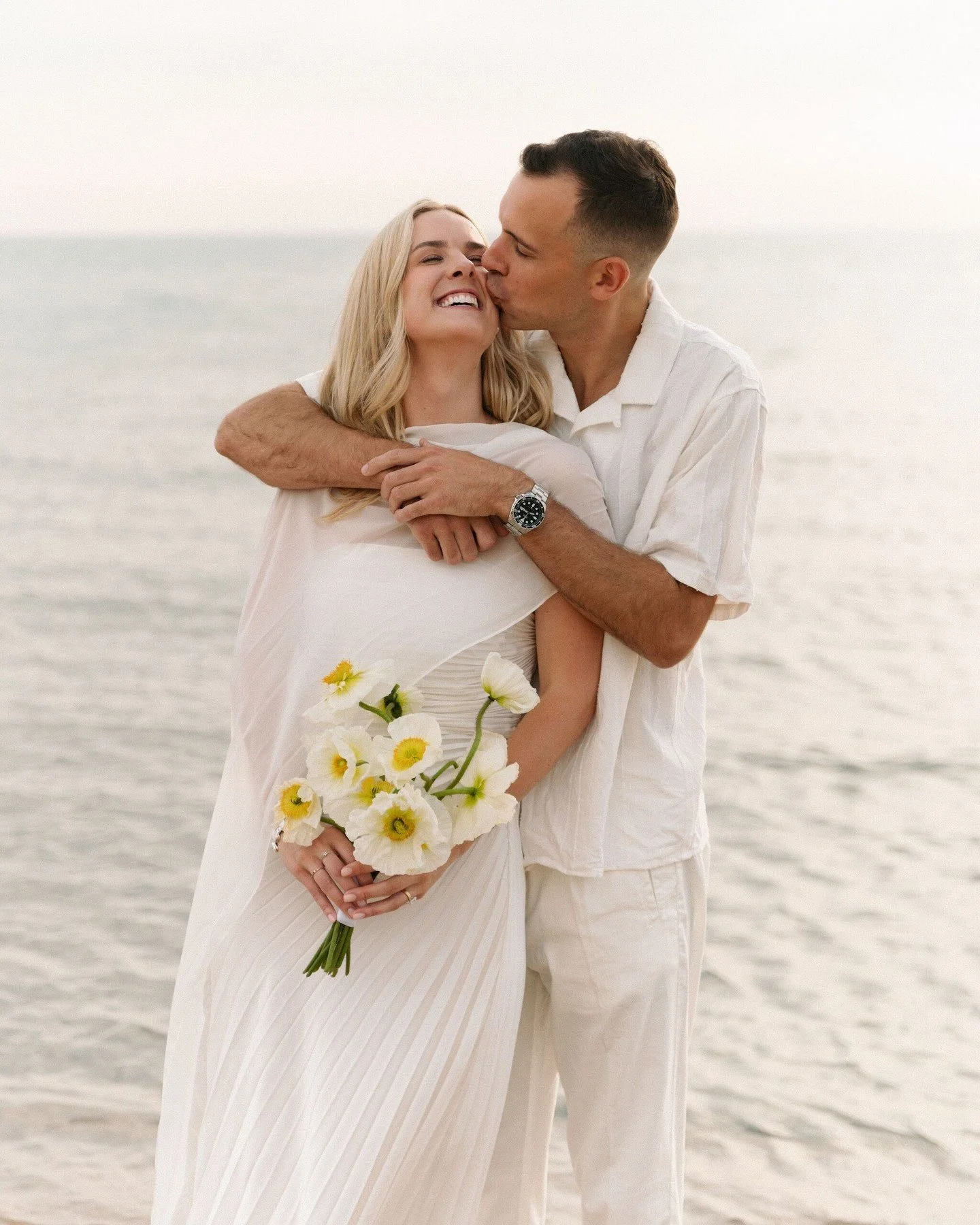 #WeddingWednesday: Lauren and Chris's wedding was so beautiful, we're breaking it down into TWO posts! Stay tuned for part two next week! 🌼 

To kick off their wedding weekend, Lauren and Chris held an intimate friends and family ceremony at sunrise