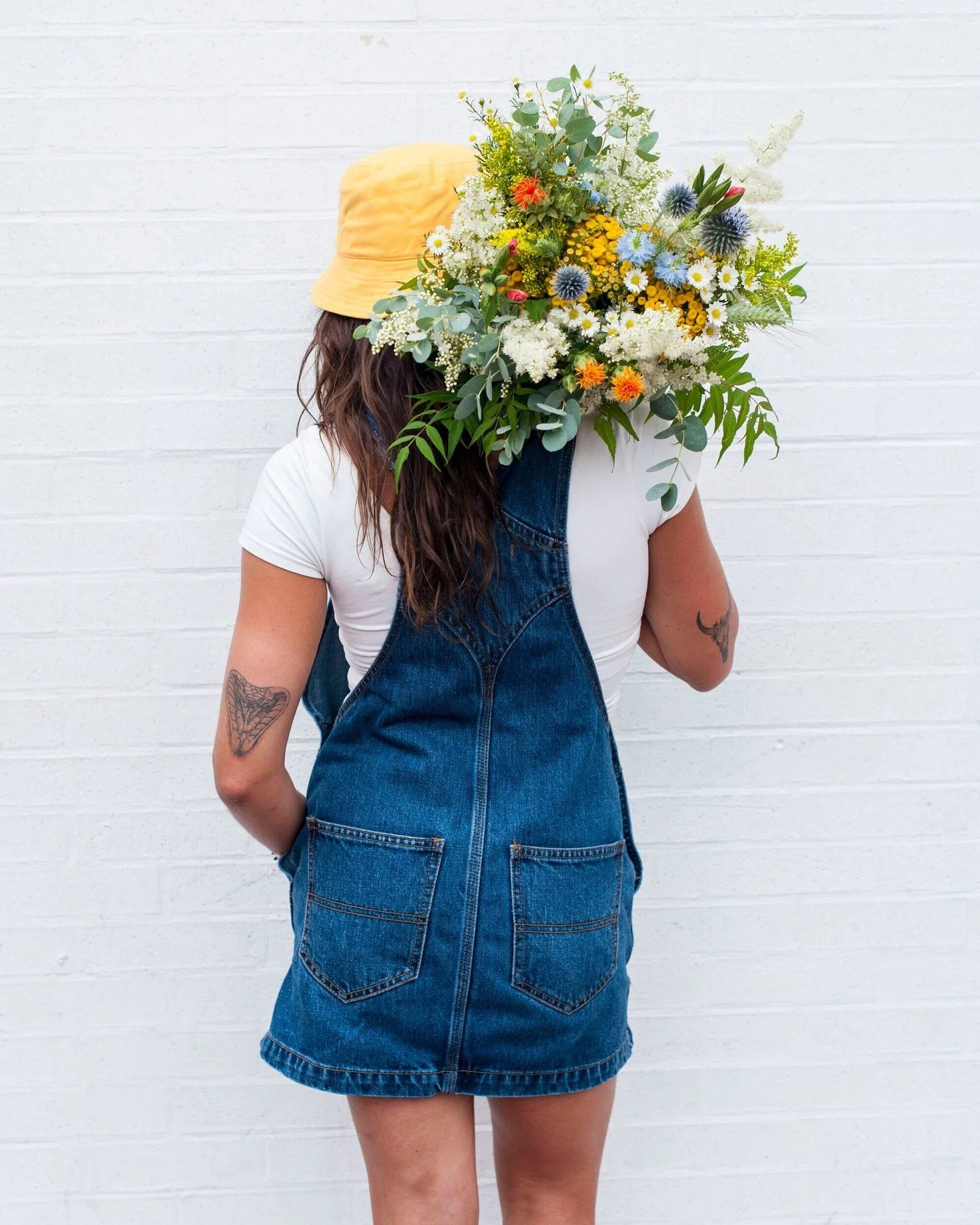 Wispy wildflower season is officially here! 😍 If you're someone who appreciates that dainty, dancing, gathered-from-the-farm look, now is your time for flowers.

Stop by the shop from 10-5 to pick out some gorgeous summery blooms or give us a ring t