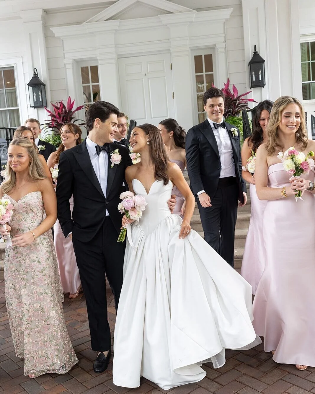 #WeddingWednesday: Late September storms couldn't rain on the beauty of Lane and William's lush, romantic wedding day. 🌸 

Filled with a garden-inspired collection of ranunculus, hydrangeas, roses, dahlias, lisianthus, and yes... even a handful of p