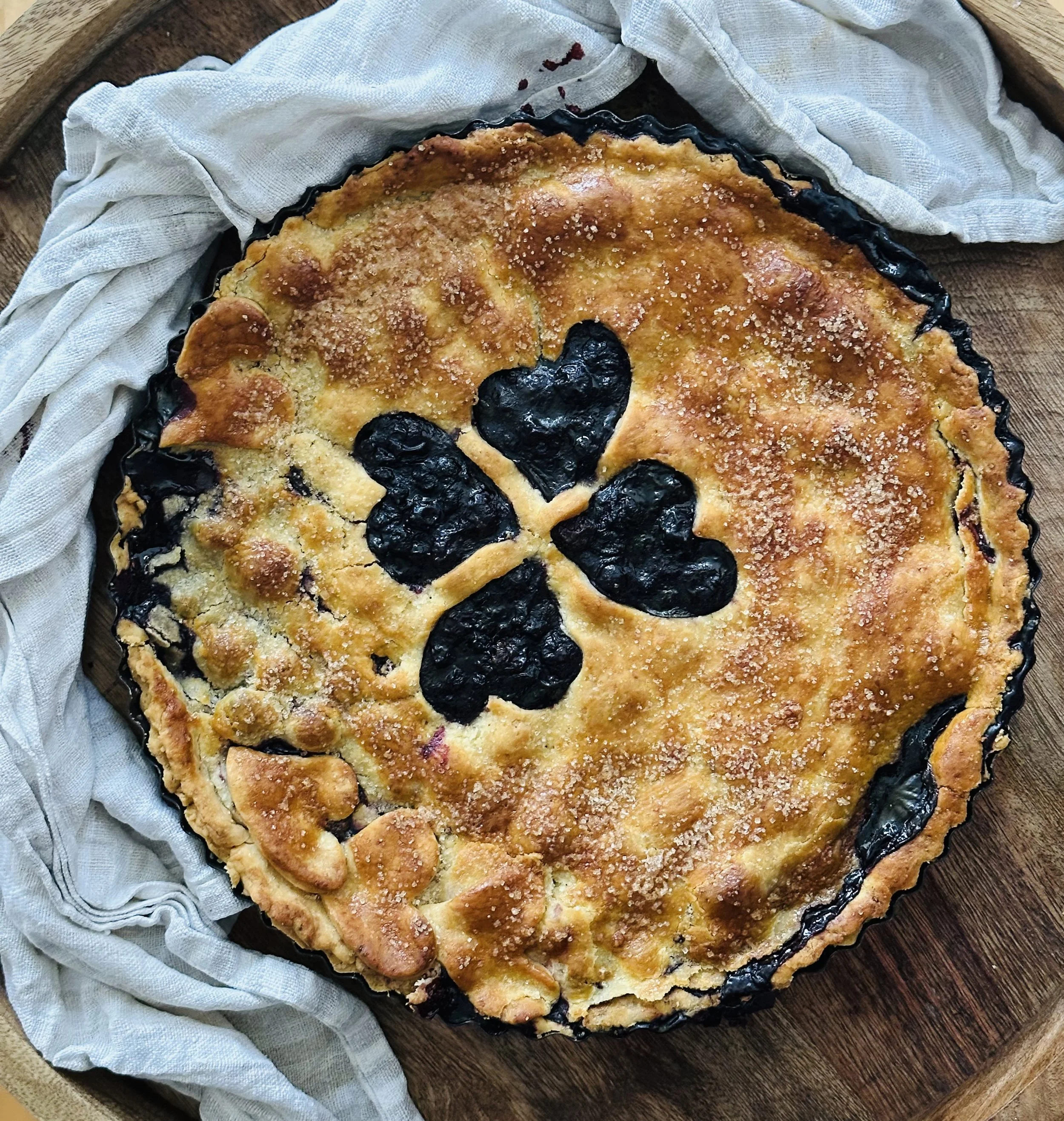 blueberry pie recipe by food blogger briochette