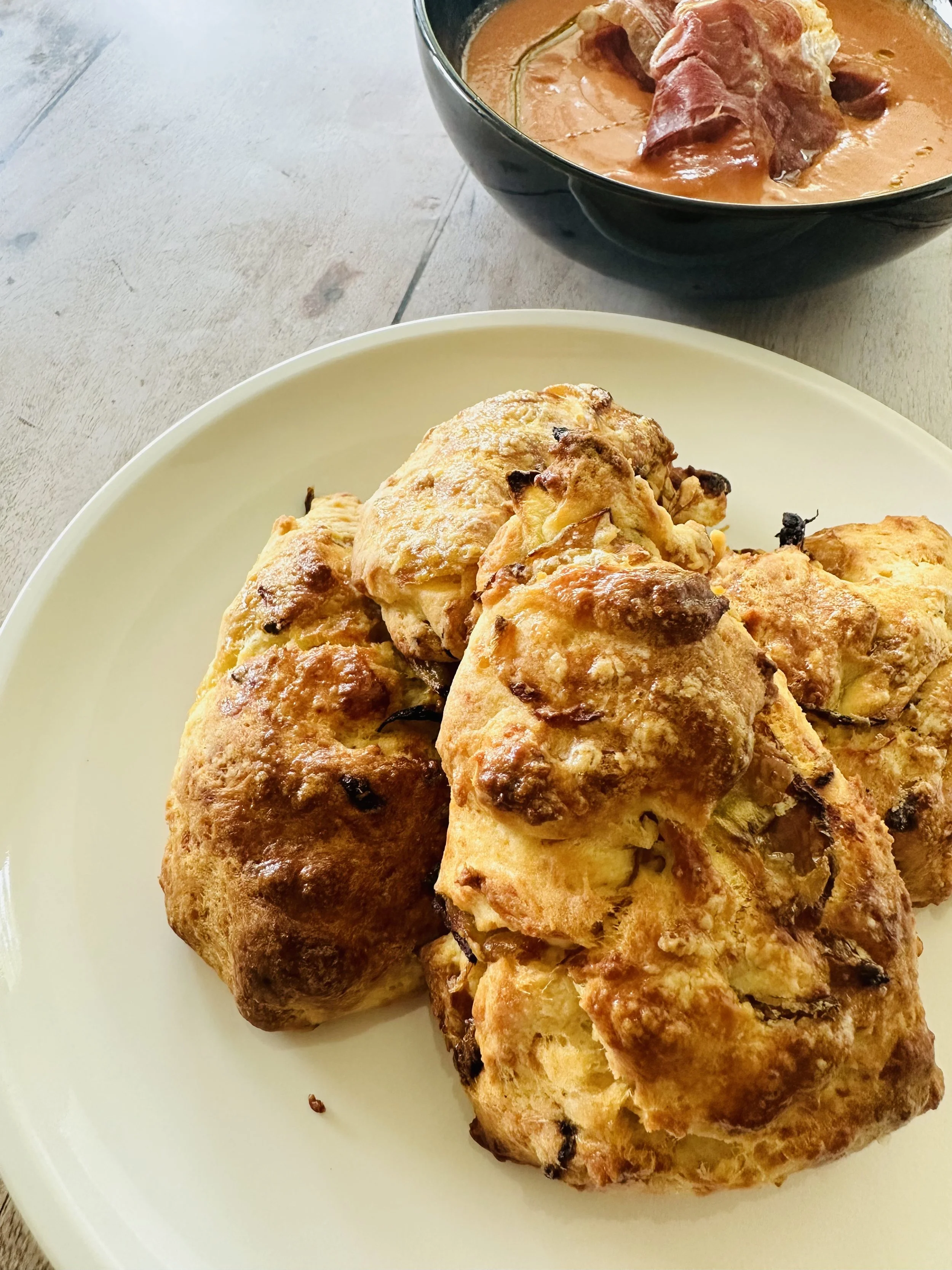 cheese and onion scones recipe by food blogger briochette