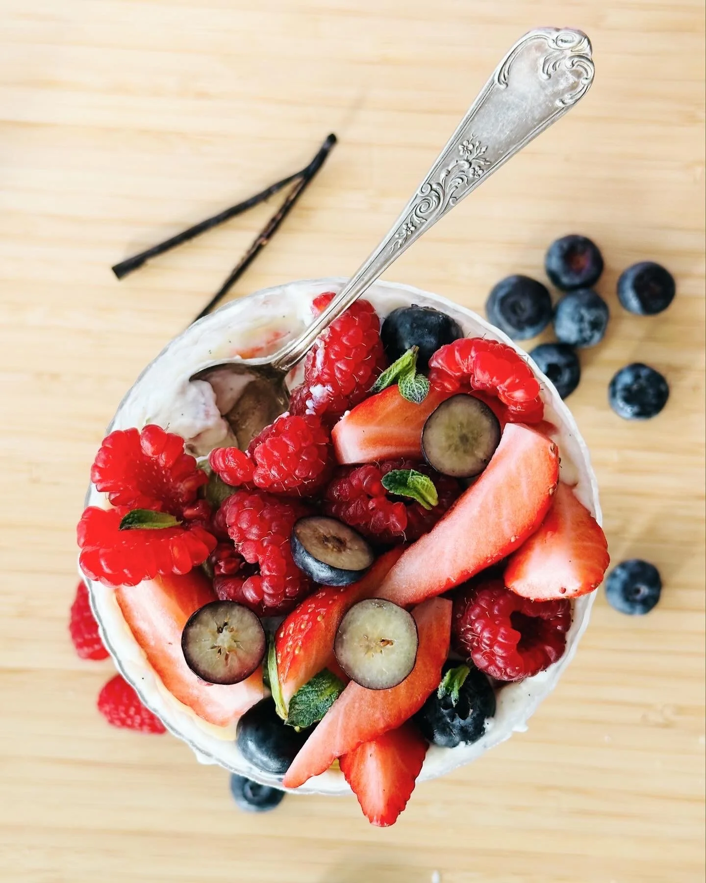 mascarpone strawberry dessert recipe by food blogger briochette