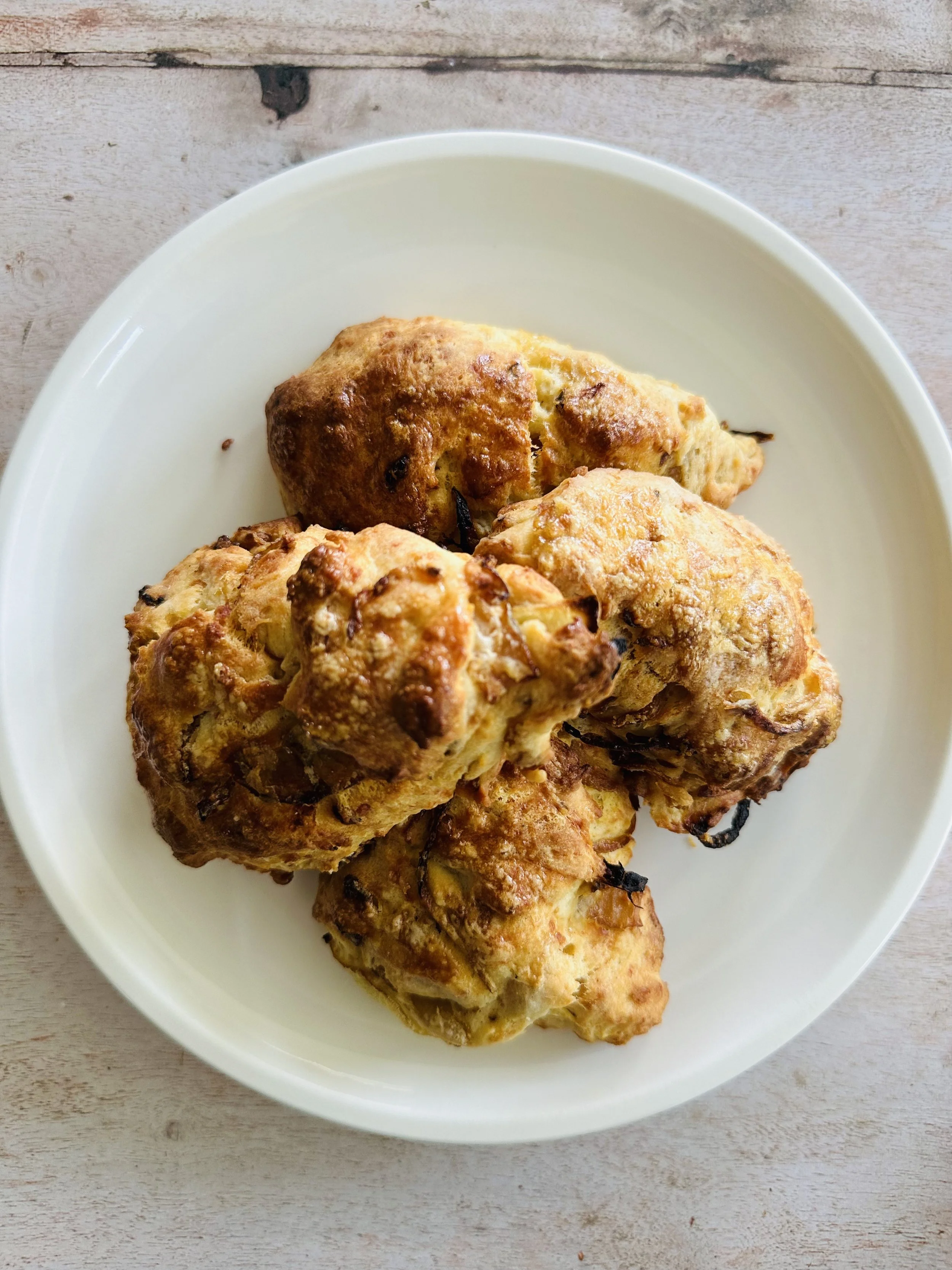 cheese and onion scones by food blogger briochette