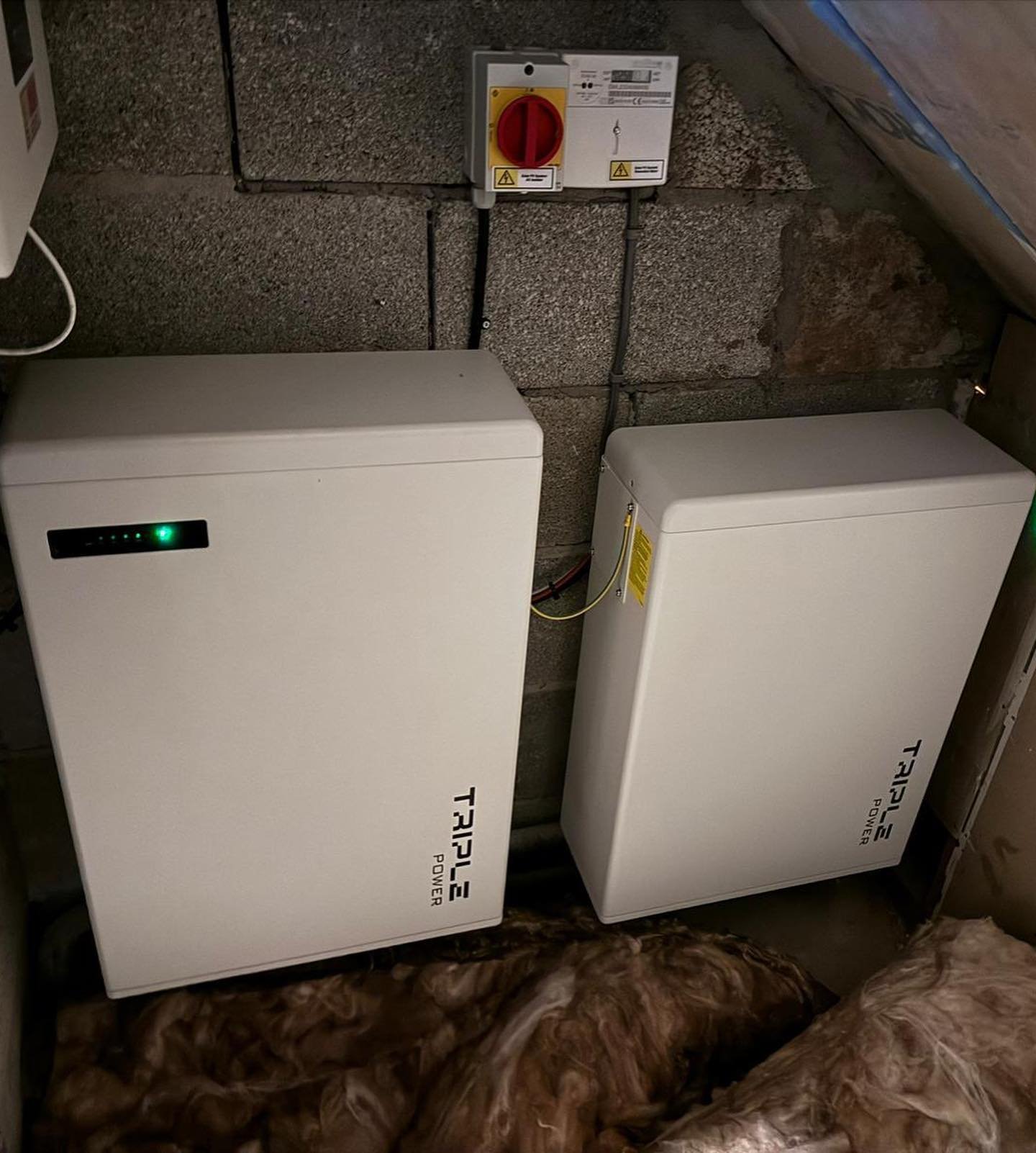 Don&rsquo;t forget that here at Green Park Power we can now offer home battery storage with 0% VAT! 

#renewableenergy #greenparkpower #battery #batteryinstallation