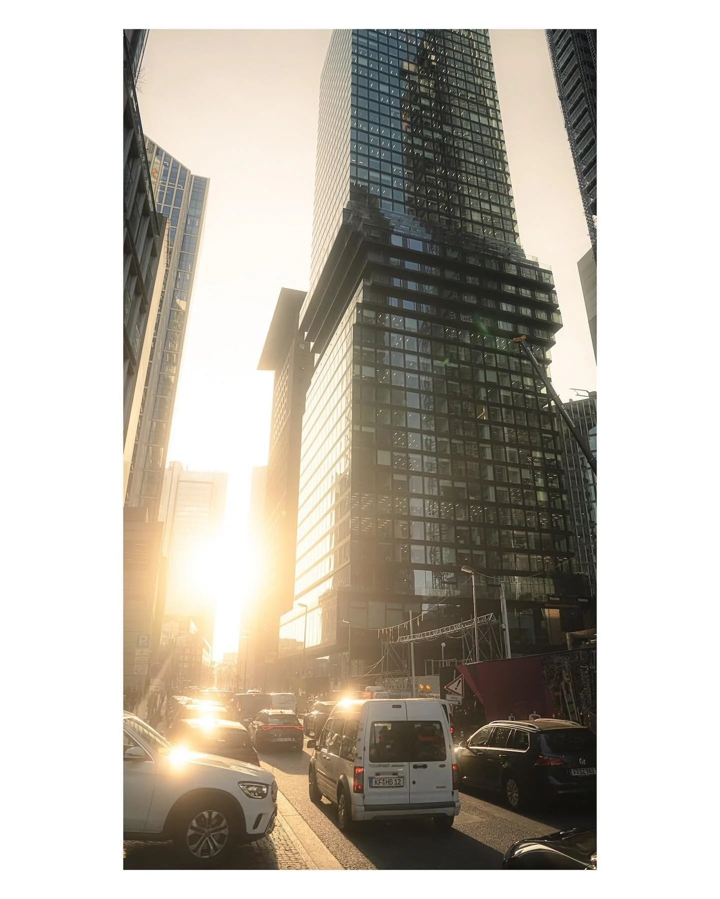 - Frankfurt spring series - 

#photography #street #streetphotography #urban #buildings #spring #photooftheday #skyscraper #skyline #frankfurt #city #film #sony #alpha #sonya7riv #sun #sunset #frankfurt #ffm