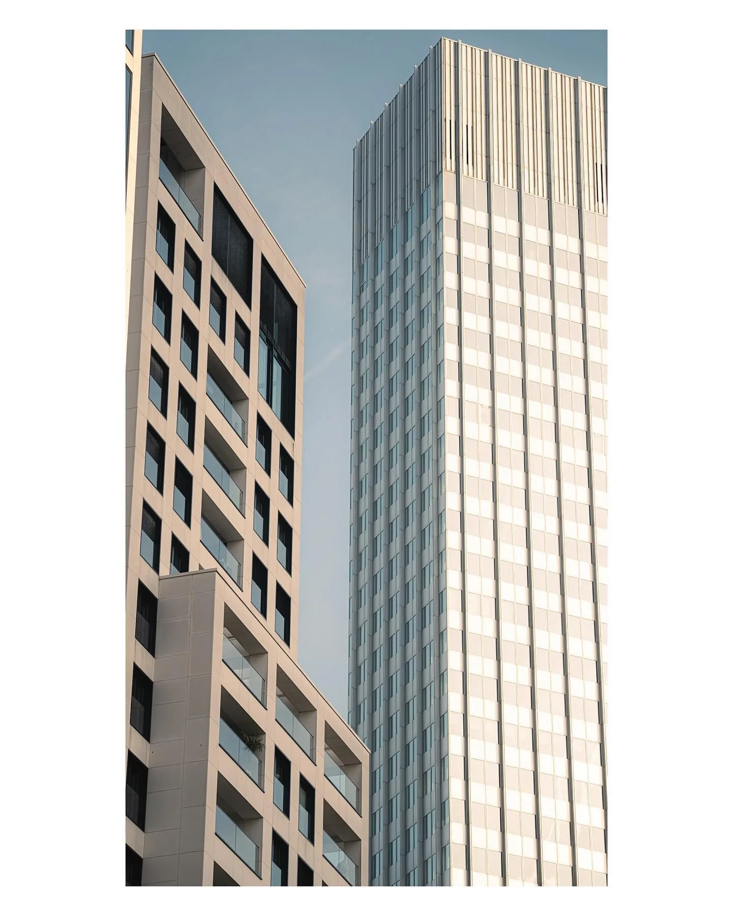 - Frankfurt spring series - 

#photography #street #streetphotography #urban #buildings #spring #photooftheday #skyscraper #skyline #frankfurt #city #film #sony #alpha #sonya7riv