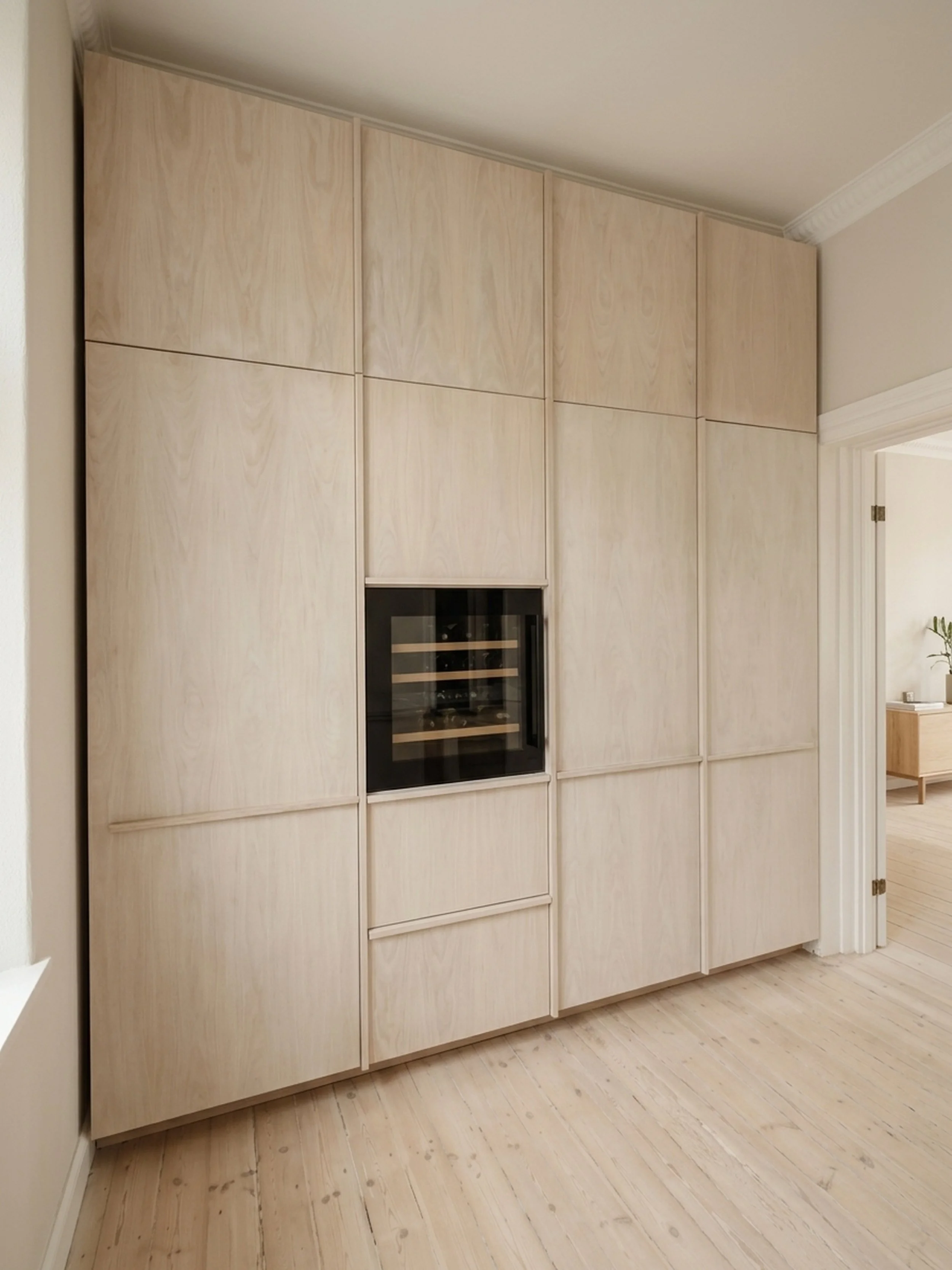Indbygget garderobeskab fra gulv til loft på mål — Oakwood