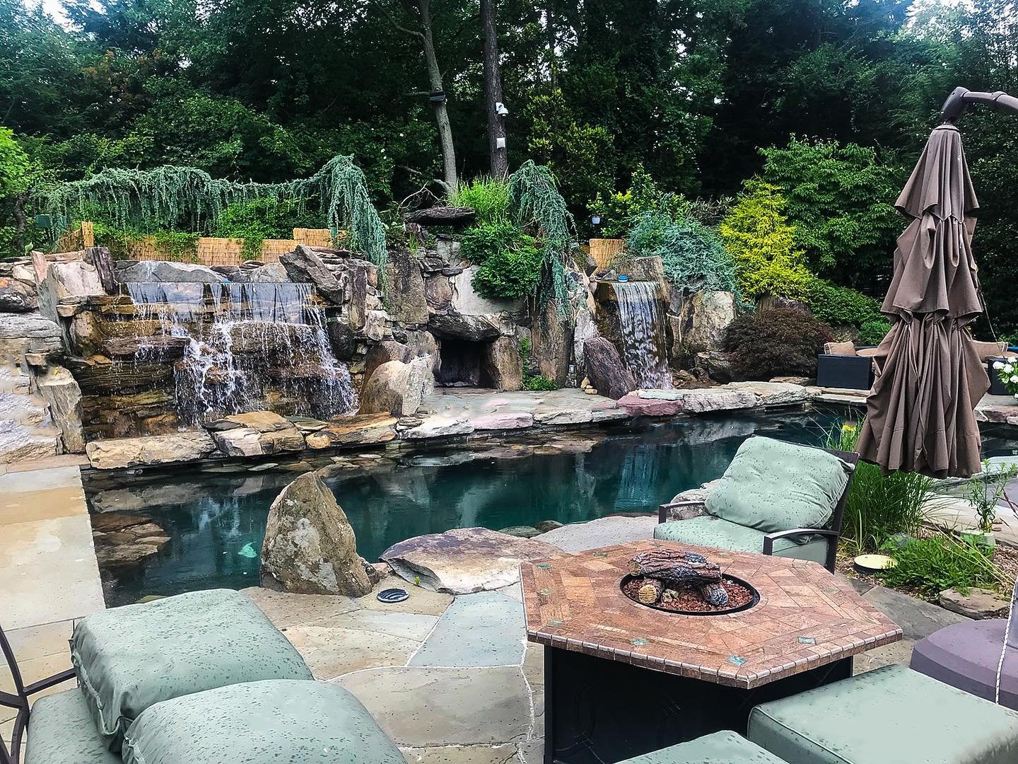 Bet you can&rsquo;t spot all of the invisible speakers in this epic pool setup 😉 let us know your guesses in the comments below 👇🏼
#outdoorpool #invisiblespeakers #audiovideo #smarthometechnology #pooldesign #homerenovationideas #westchesterinteri