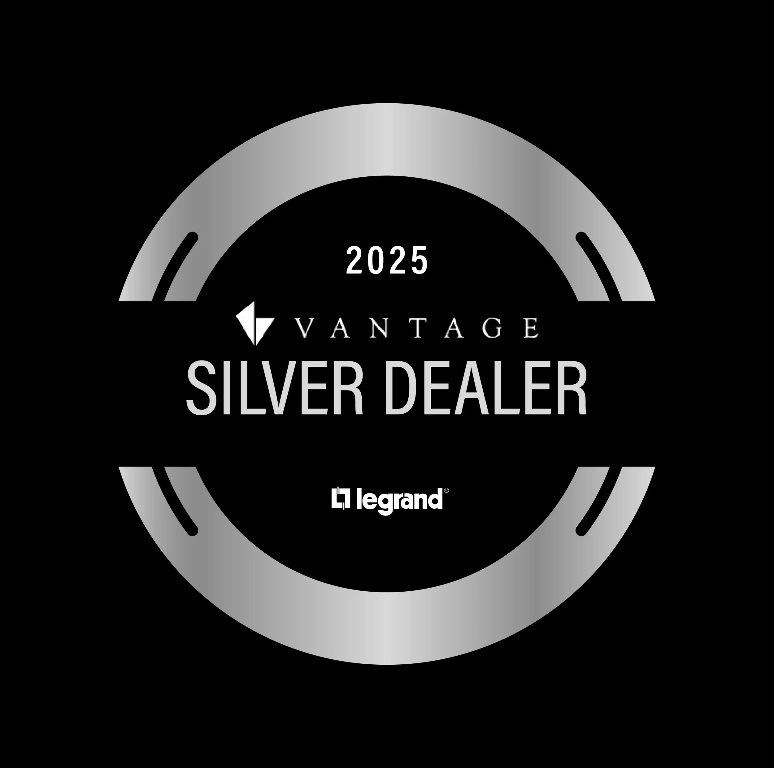 Silver circle with the year 2025 and the words 'Silver Dealer' and 'Vantage' on a black background.