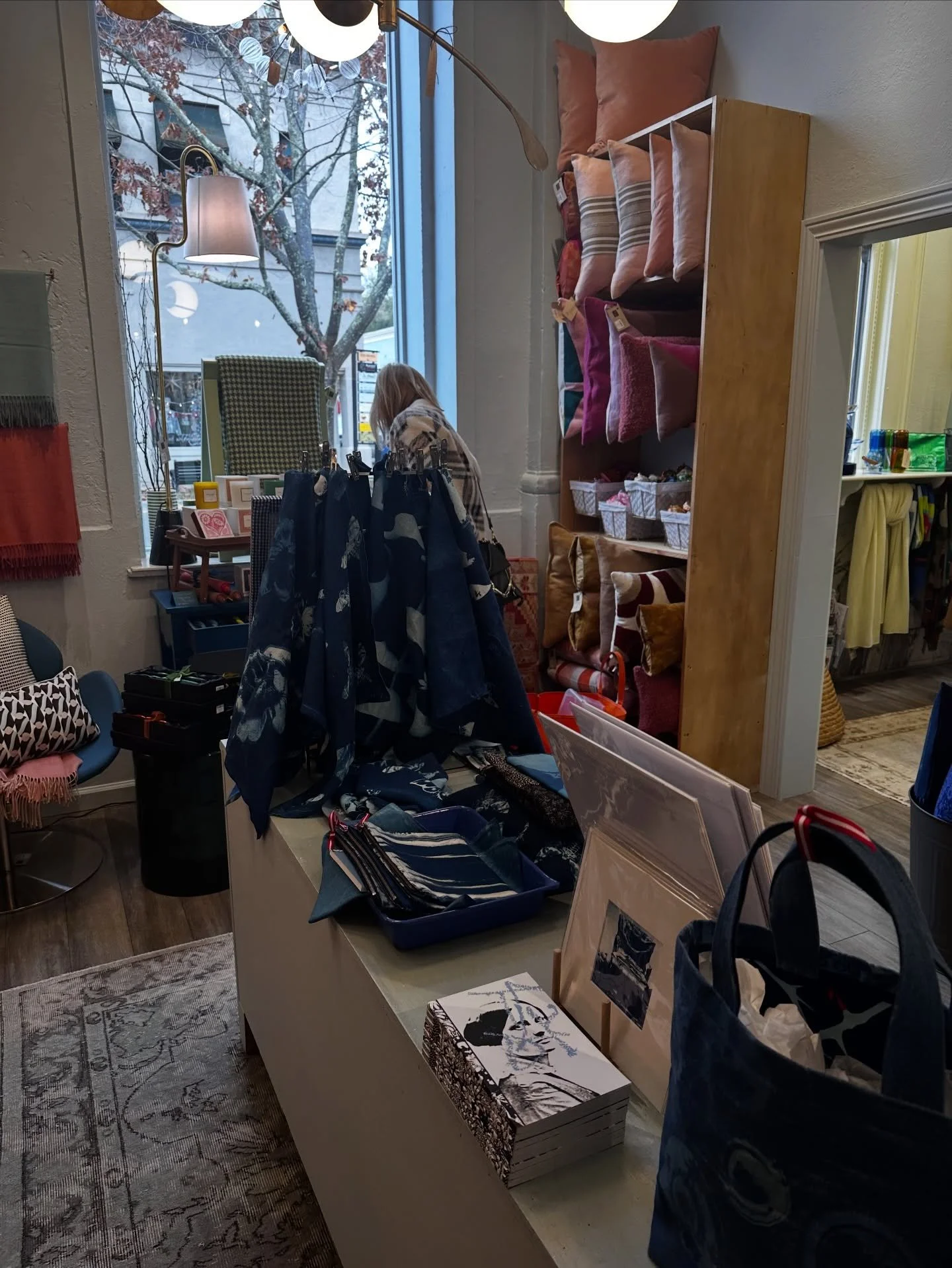 Selling up a storm @amusetheshop in Healdsburg with the lovely Dany. Come check out her store for a wonderful array of everything!! #cyanotype#oneoff#madewithlove&hearts;️ #holidaygifts