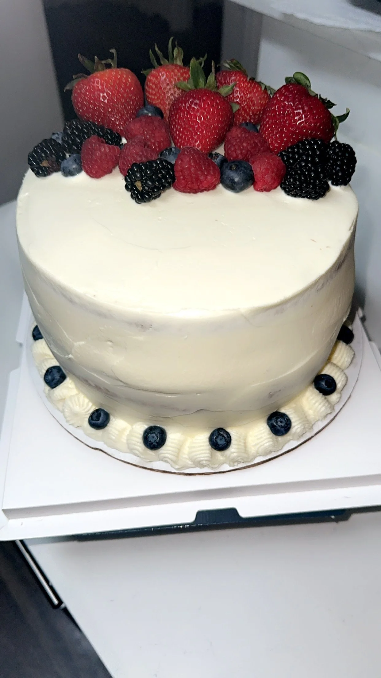 Berry Chantilly Cake