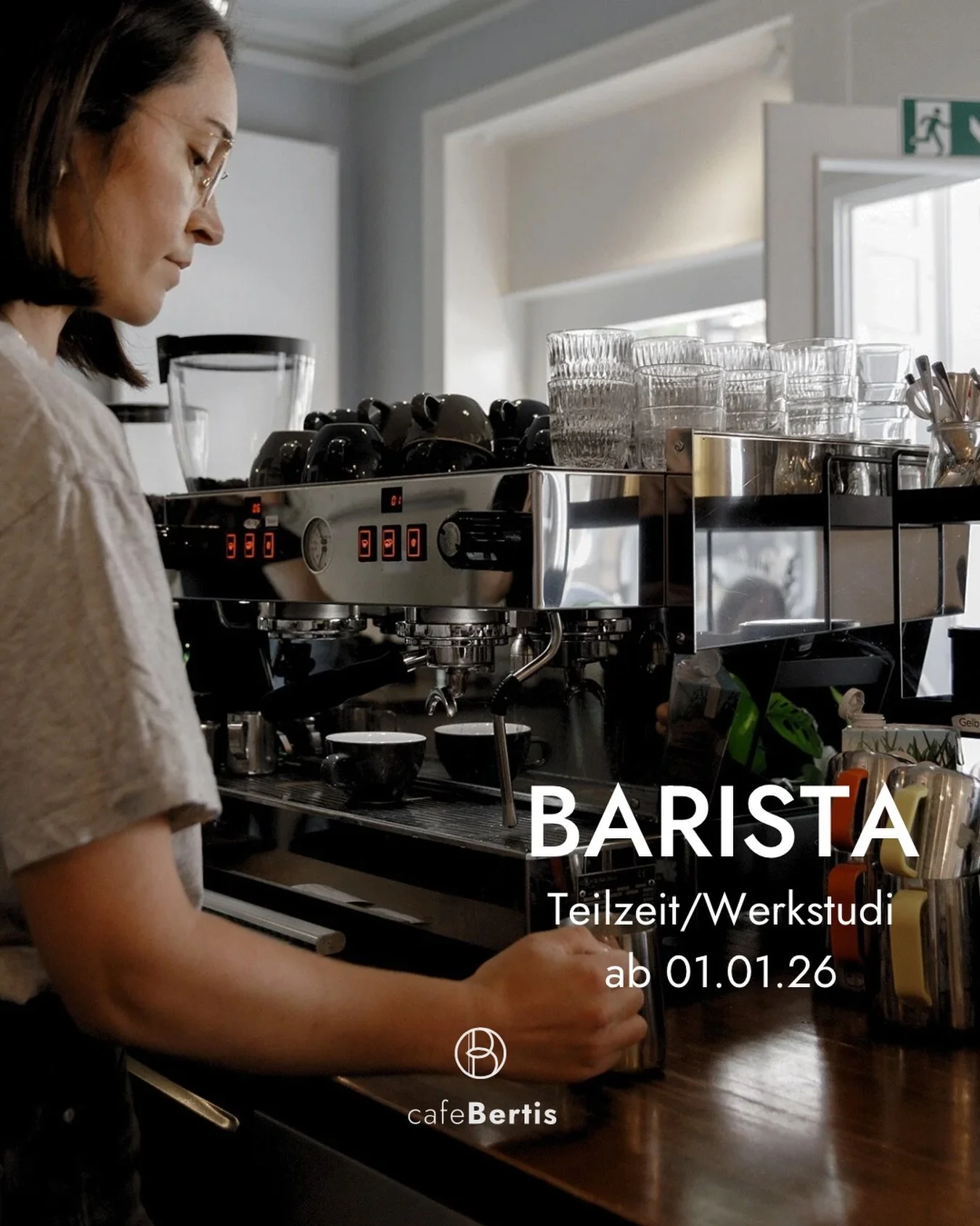 ☕️ JOIN OUR TEAM - BARISTA

Du liebst guten Kaffee, bringst Erfahrung an der Maschine mit und bleibst auch dann entspannt, wenn&rsquo;s mal richtig rundgeht? Perfekt &ndash; dann suchen wir genau dich!

Bei uns erwartet dich ein junges, herzliches Te