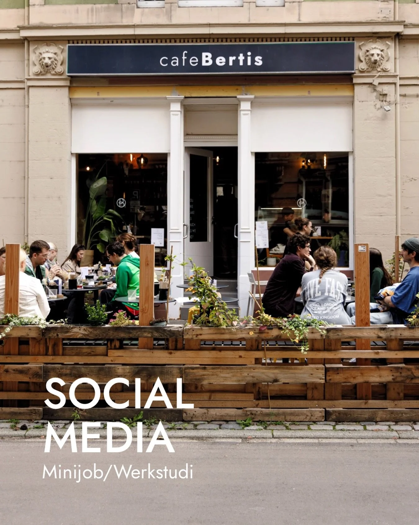 Gestalte und wachse mit deinen Ideen bei uns im Team ✨

Social Media/Marketing (Minijob/Werkstudi)

Deine Aufgaben:
- Foto- &amp; Videoerstellung und Bearbeitung
- Instagram &amp; Google Pflege
- Eigenst&auml;ndige Content-Planung
- Website Pflege
- 