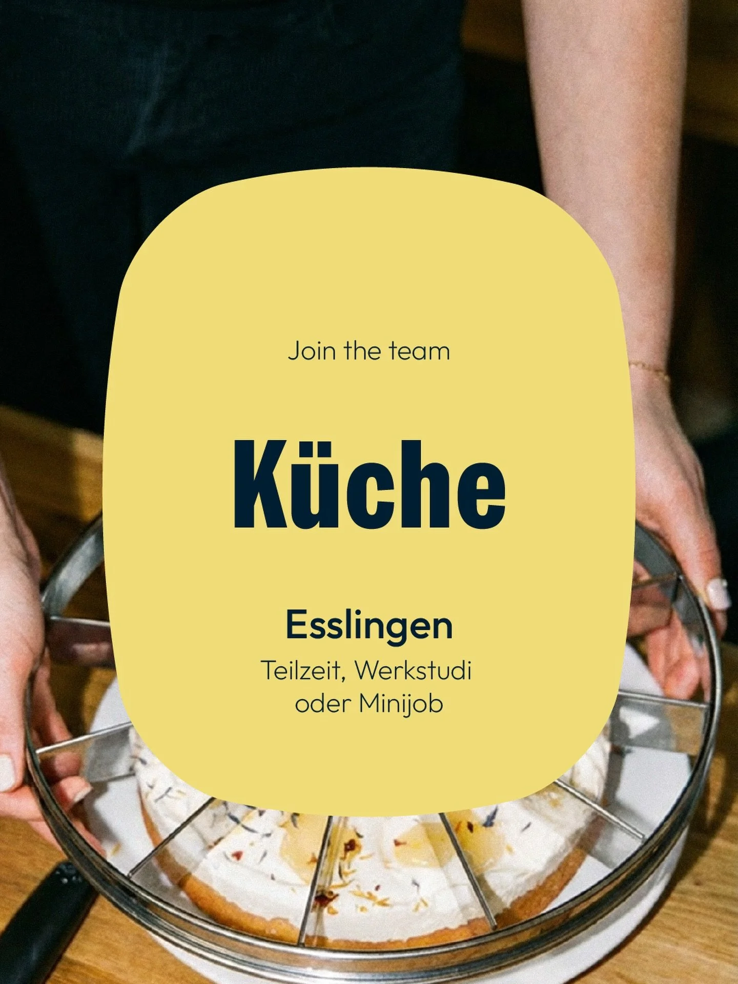 Du f&uuml;hlst dich in der K&uuml;che zuhause und m&ouml;chtest aktiv mitwirken?
Dann werde Teil unseres Bertis K&uuml;chenteams in Esslingen 💛 

Dein Profil:
- gerne erste Erfahrung in einer Gastrok&uuml;che 
- Spa&szlig; an Qualit&auml;t, Struktur
