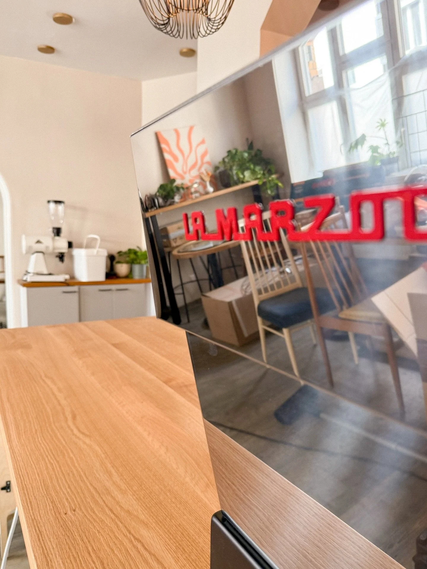 Wir sind in den letzten Vorbereitungen und z&auml;hlen die Tage bis Samstag ☀️☕️

📍 Unterer Metzgerbach 14 - Esslingen 

🗓️ 25. &amp; 26.04.26

🕖 09 - 18 Uhr 

#cafebertis #esslingen #opening
