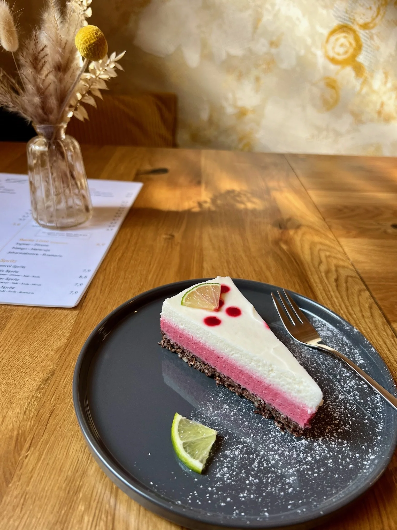 Kuchen auch to go im Café Bertis 