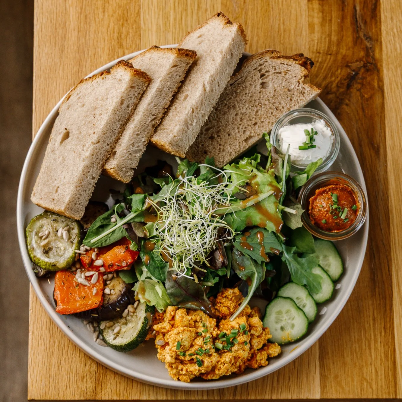 Frühstücksplatte vegetarisch vegan
