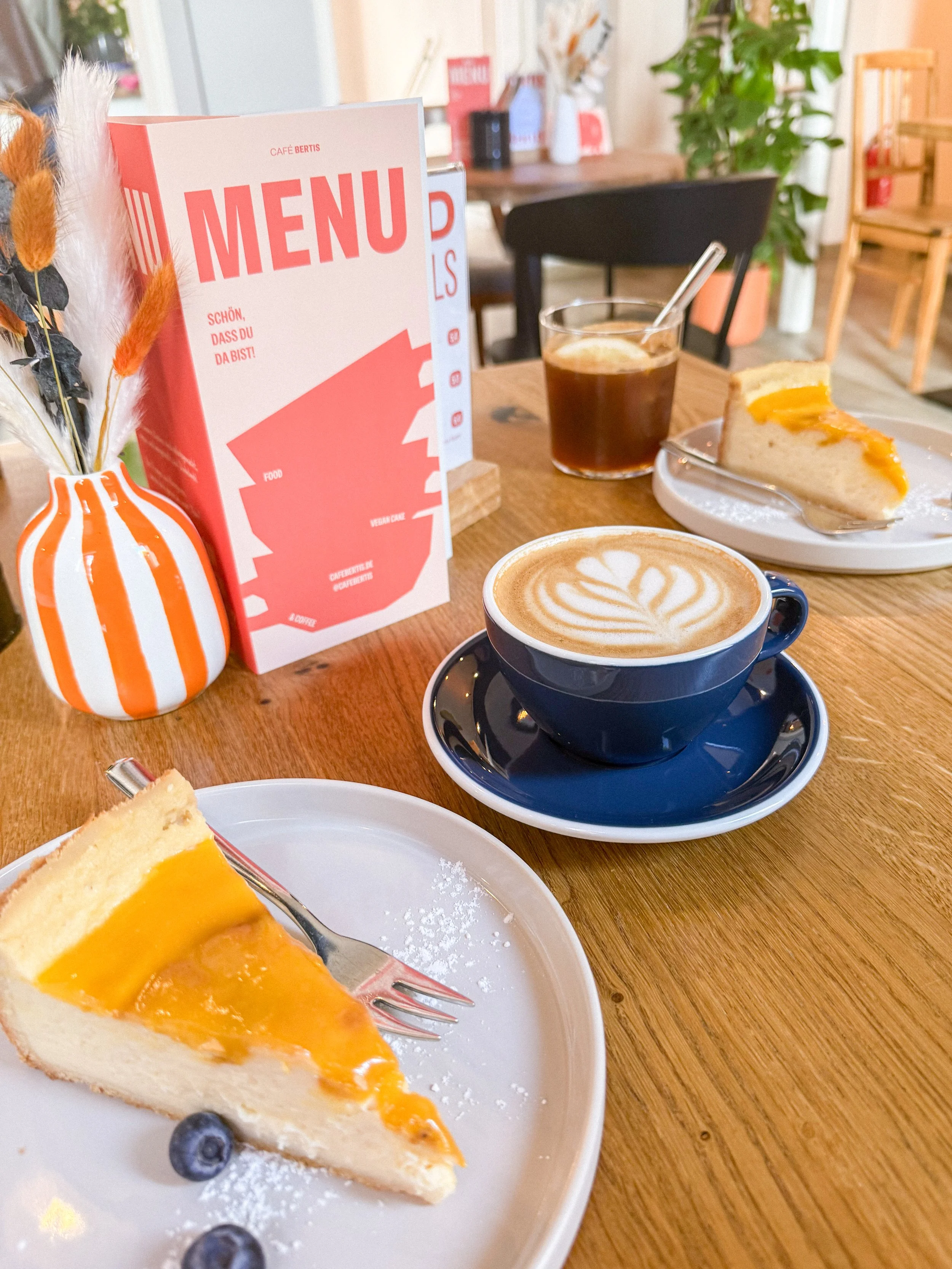 Kaffee und Kuchen hausgemacht selbstgemacht