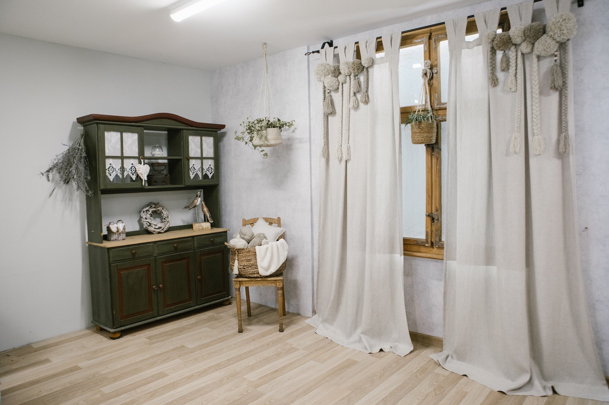 https://i.etsystatic.com/16313598/r/il/27a174/1708160749/il_fullxfull.1708160749_7xq6.jpg