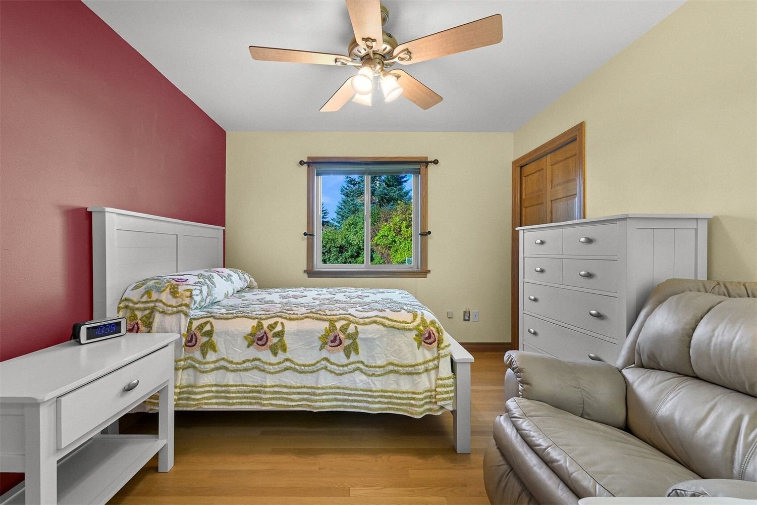 6925-East-2nd-Place_Brandon-Nelson-realtor (16).jpg