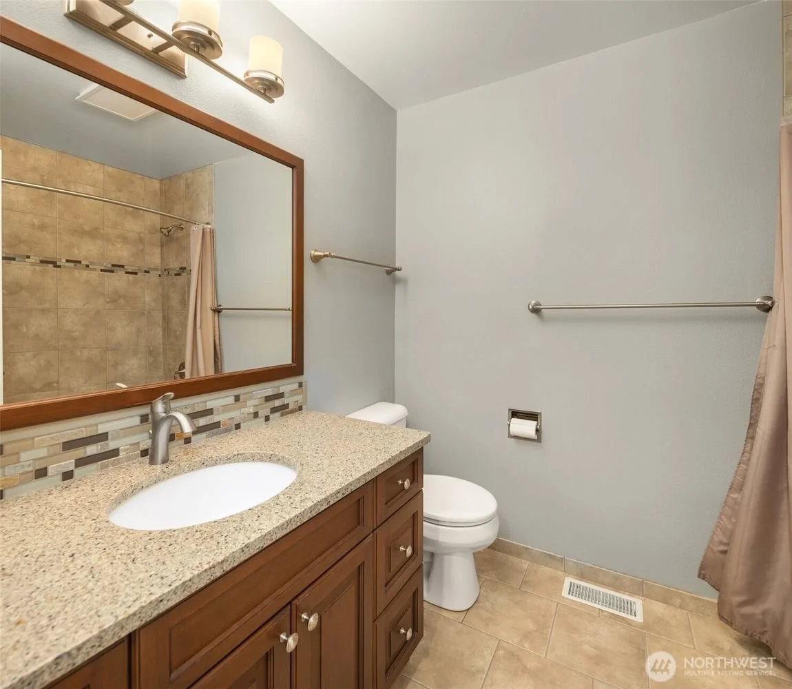 1402-Langara-Circle-brandon-nelnson-best-bellingham (36).jpg