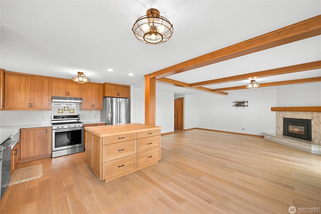 906-11th-Street-bellingham_realtor-brandon-nelson (7).jpeg