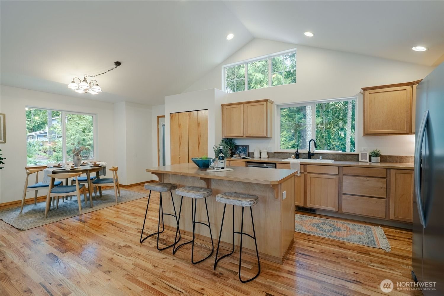 11-Gray-Birch-Lane-brandon-nelson-bellingham-realtor (9).jpg