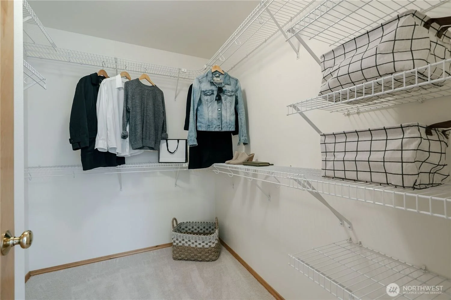 11-Gray-Birch-Lane-brandon-nelson-bellingham-realtor (14).jpg