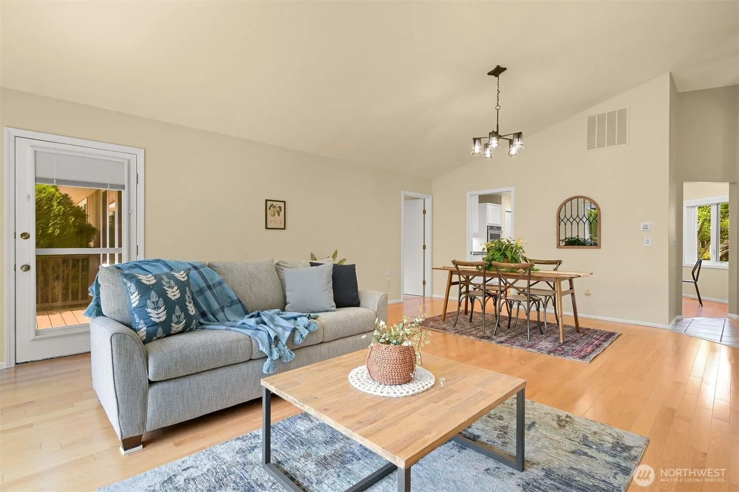4553-Village-Drive-bellingham_best-realtor-brandon-nelson (7).jpg