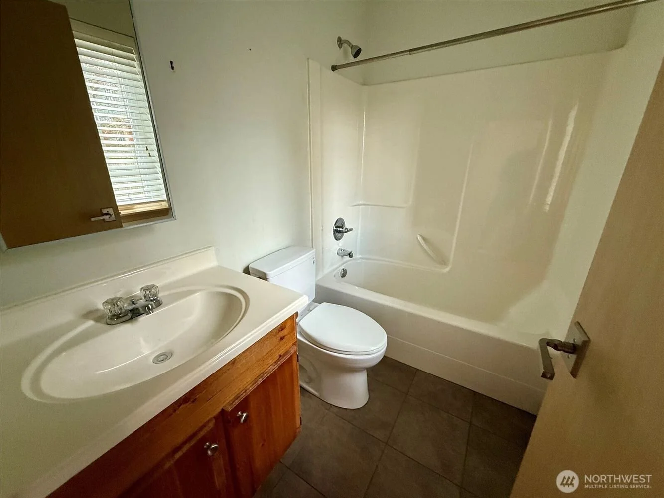 2209-East-Maryland-Street-realtor-brandon-nelson (18).jpg