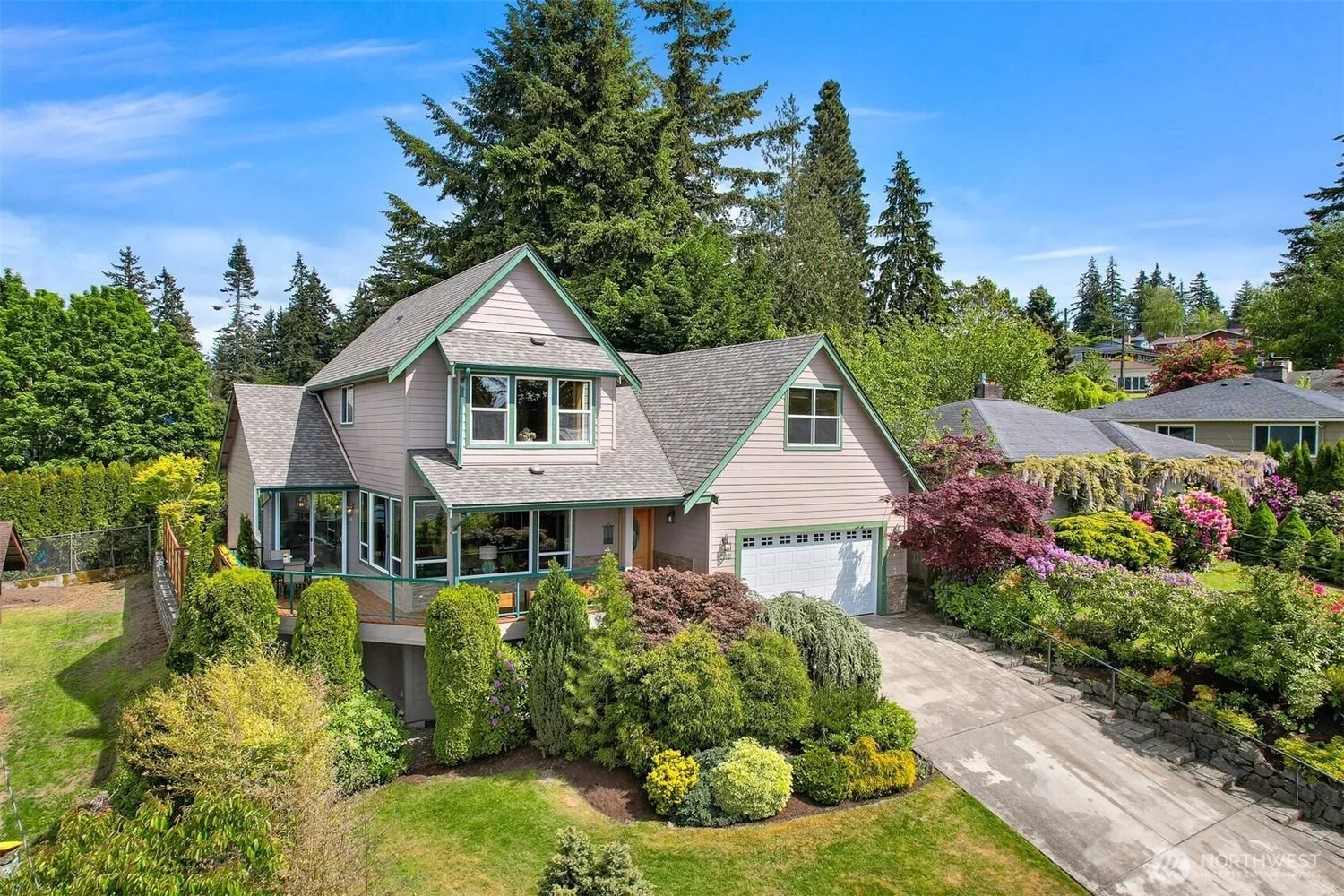 1212-Toledo-Street-Bellingham_Brandon-Nelson-Realtor (1).jpg
