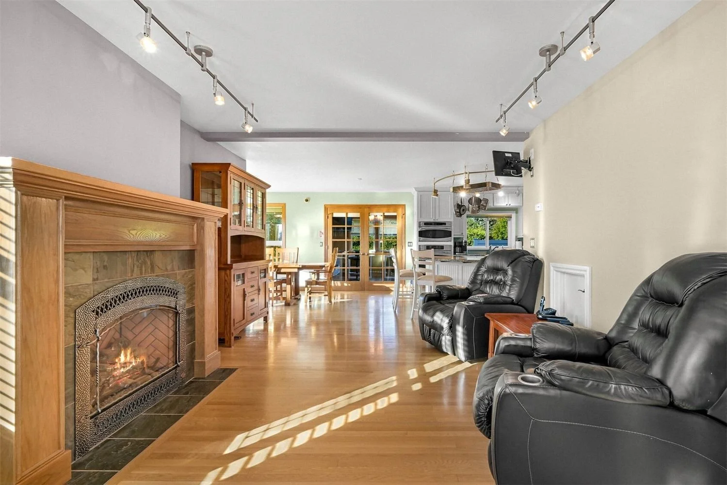 6925-East-2nd-Place_Brandon-Nelson-realtor (4).jpg