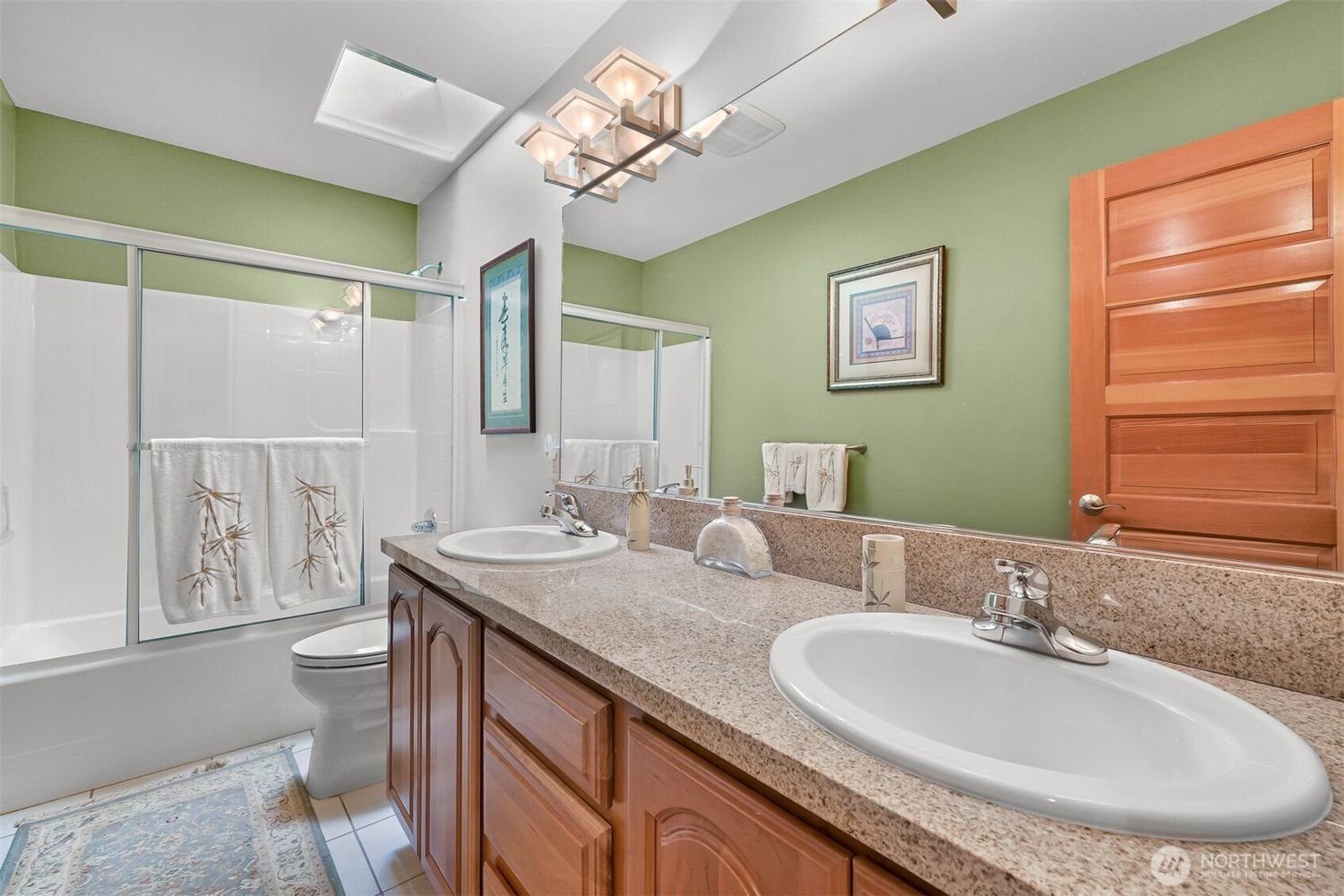 1212-Toledo-Street-Bellingham_Brandon-Nelson-Realtor (9).jpg