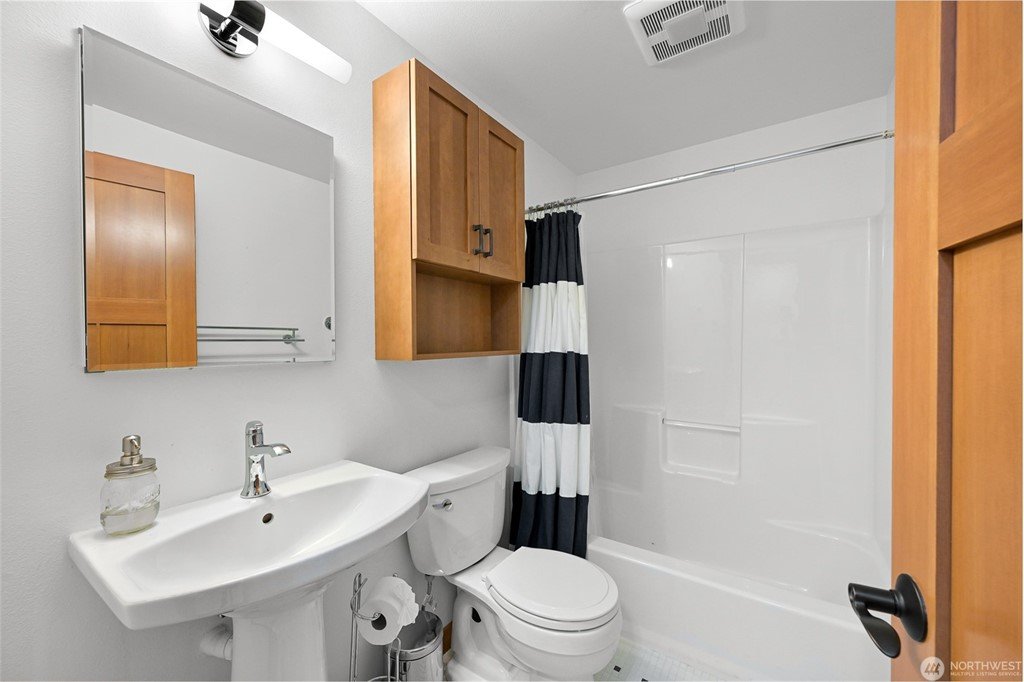 906-11th-Street-bellingham_realtor-brandon-nelson (28).jpeg