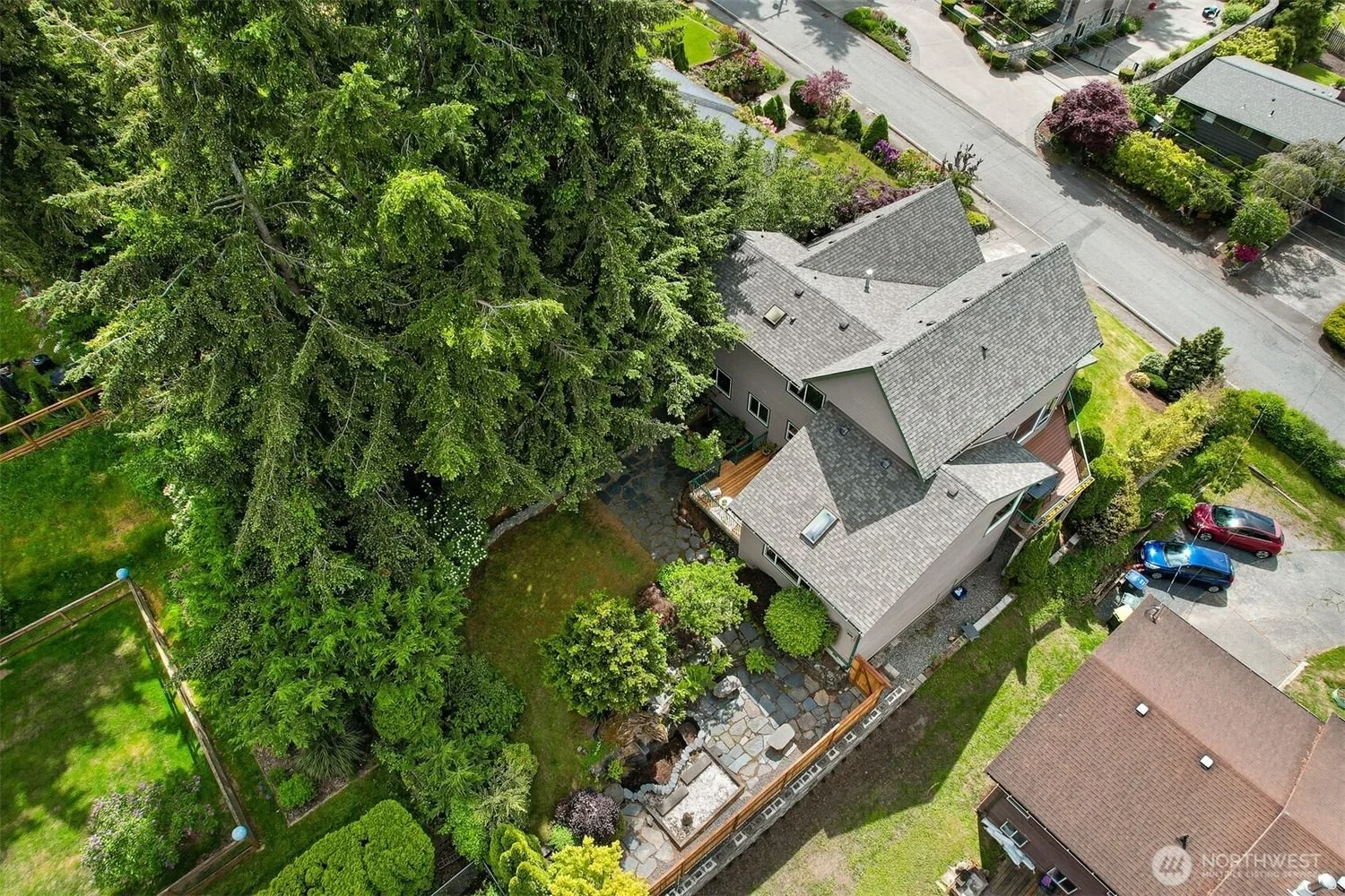 1212-Toledo-Street-Bellingham_Brandon-Nelson-Realtor (2).jpg