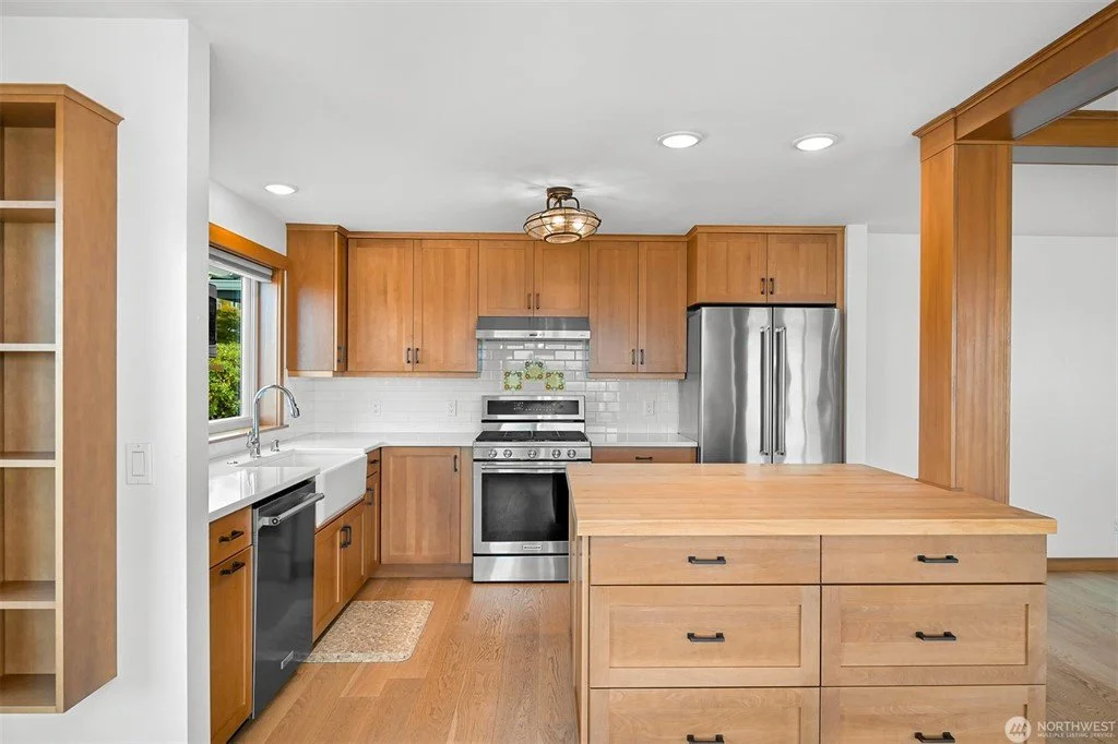 906-11th-Street-bellingham_realtor-brandon-nelson (16).jpeg
