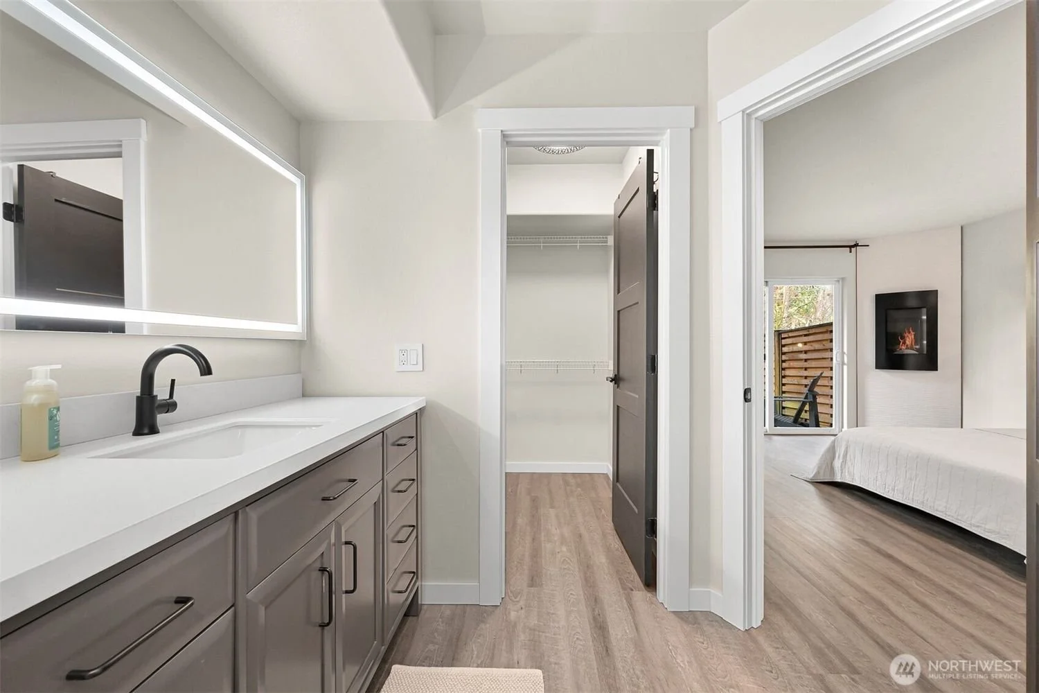 1818-Rosewood-Lane-brandon-nelson-bellingham (10).jpg