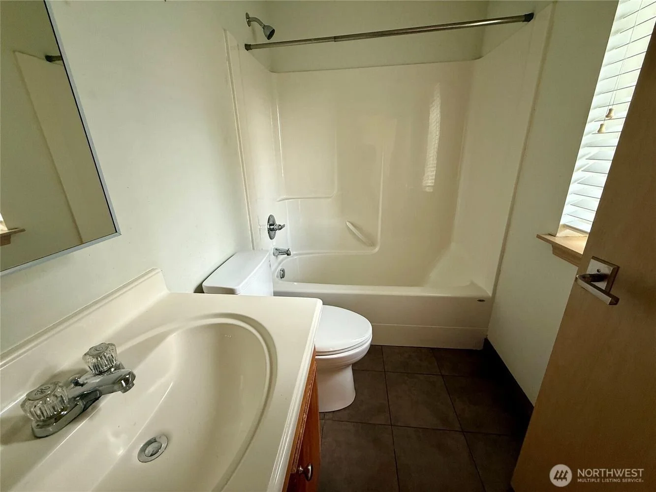 2209-East-Maryland-Street-realtor-brandon-nelson (19).jpg