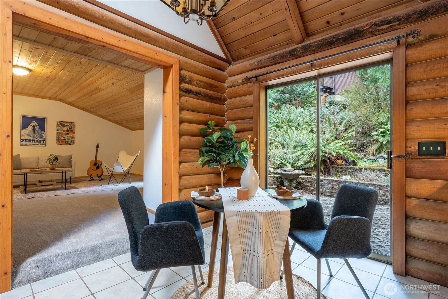 18-Inglewood-Place-realtor-brandon-nelson-bellingwood (9).jpg