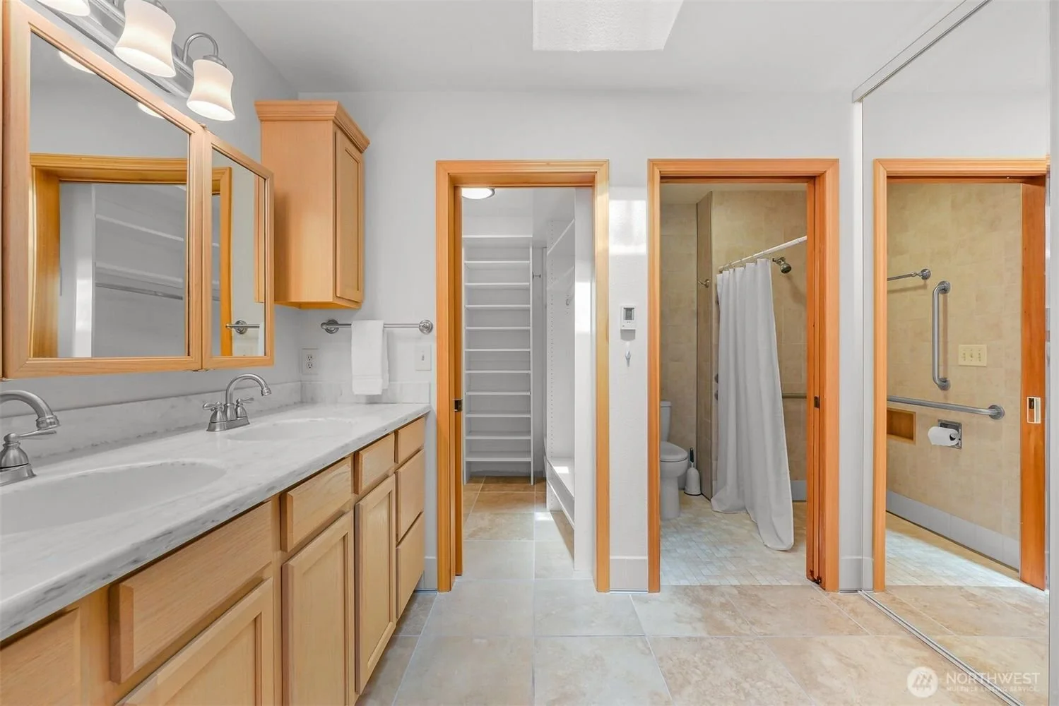 4553-Village-Drive-bellingham_best-realtor-brandon-nelson (22).jpg