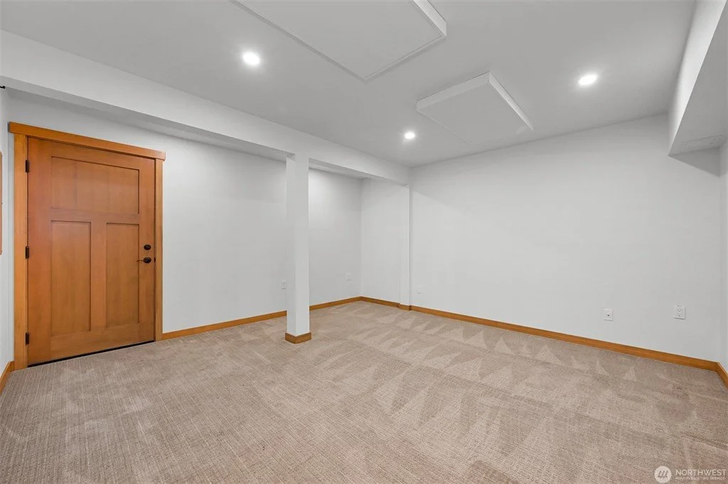 906-11th-Street-bellingham_realtor-brandon-nelson (30).jpeg