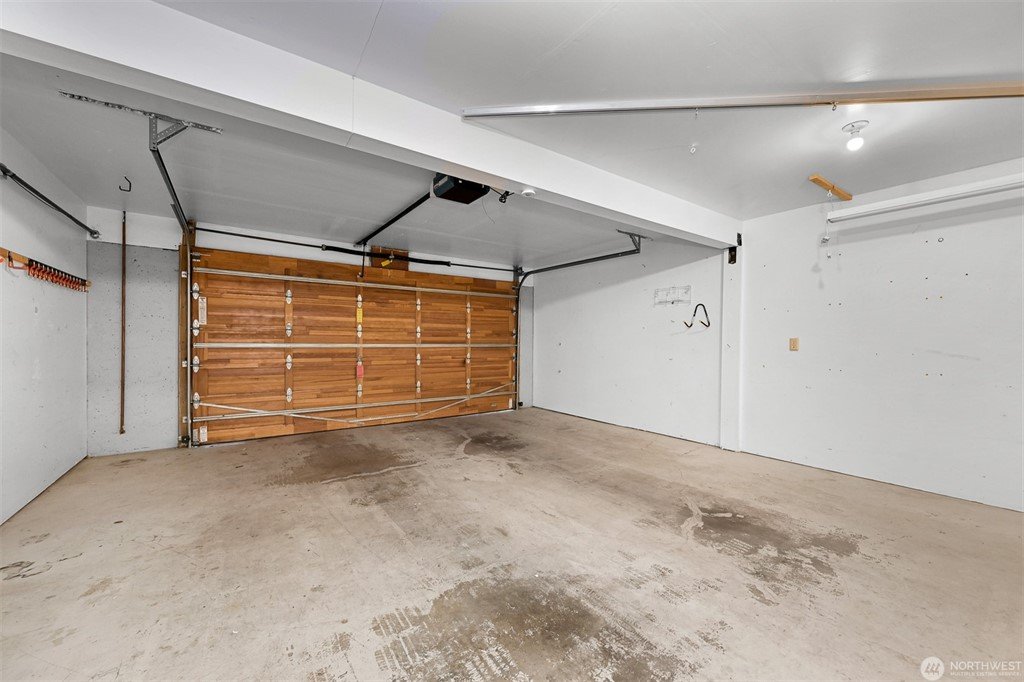 906-11th-Street-bellingham_realtor-brandon-nelson (35).jpeg