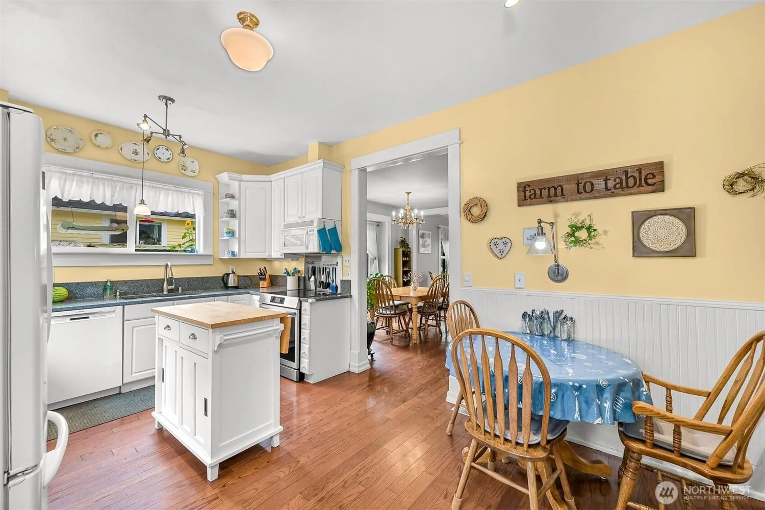 2318-Keesling-St-bellingham-brandon-nelson-realtor (9).jpg